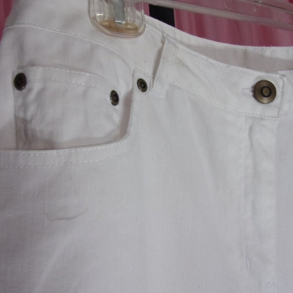 Ruby Rd White Statement Denim Jeans Capris EUC